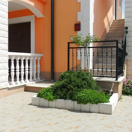 Brksi Apartment *
